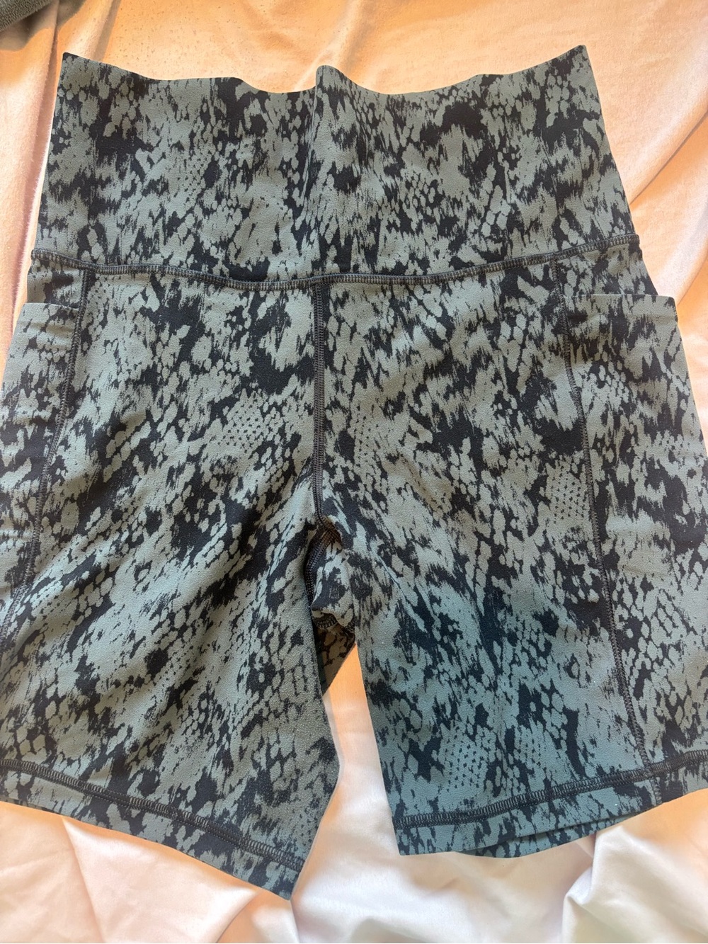 Athleta Salutation 7in Bike Shorts in Black and Greenish Gray with Pockets